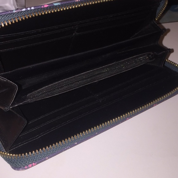 🎊NEW WALLET🎊 - Picture 2 of 2